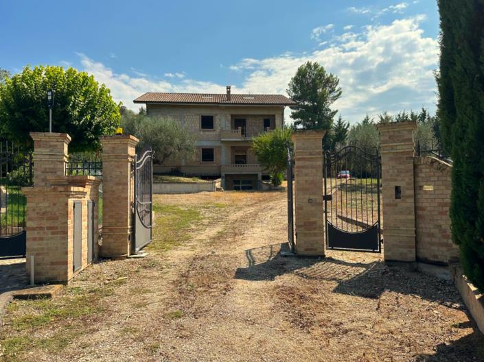 Image No.1-Maison / Villa de 3 chambres à vendre à Atri