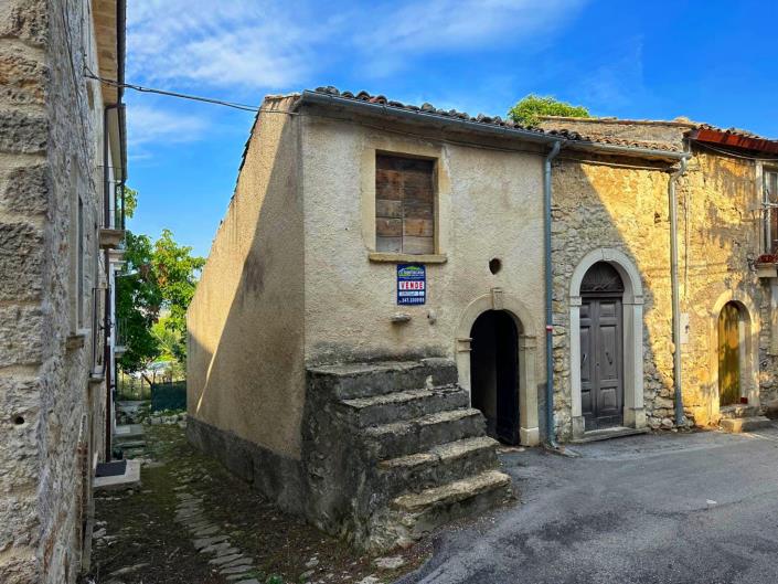 Image No.1-Barn for sale