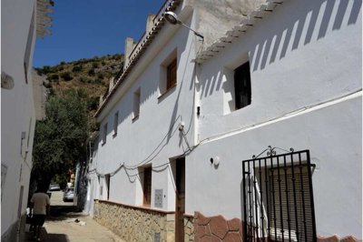 219-village-house-for-sale-in-vinuela-1-large