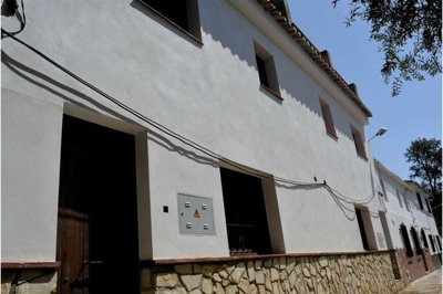 219-village-house-for-sale-in-vinuela-9-large