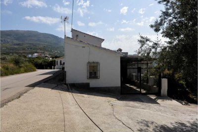 321-villa-for-sale-in-vinuela-3-large