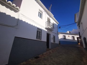 1016-village-house-for-sale-in-periana-28165-