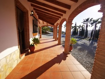 1090-villa-for-sale-in-canillas-de-aceituno-3