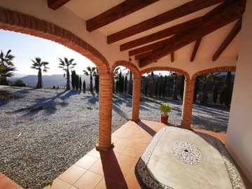 1090-villa-for-sale-in-canillas-de-aceituno-3