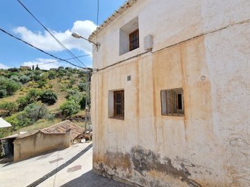 1111-village-house-for-sale-in-los-romanes-32