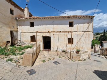 1111-village-house-for-sale-in-los-romanes-32