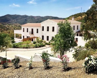 1164-villa-for-sale-in-canillas-de-aceituno-3