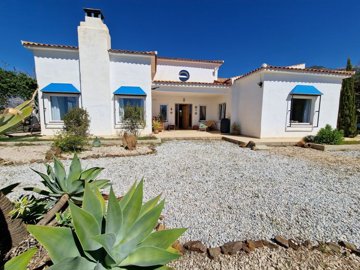 1183-villa-for-sale-in-canillas-de-aceituno-3