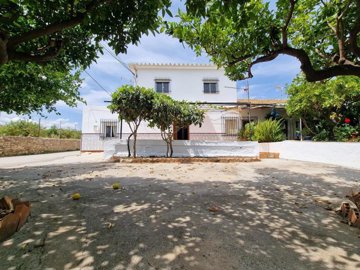 1203-village-house-for-sale-in-puente-don-man