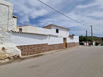 1203-village-house-for-sale-in-puente-don-man