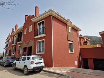 1270-village-house-for-sale-in-zafarraya-4198