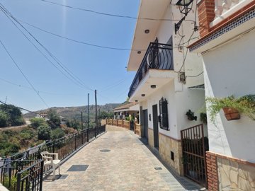 1289-village-house-for-sale-in-vinuela-43090-