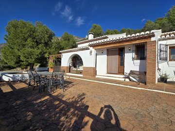 1329-villa-for-sale-in-canillas-de-aceituno-4