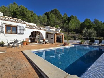 1329-villa-for-sale-in-canillas-de-aceituno-4