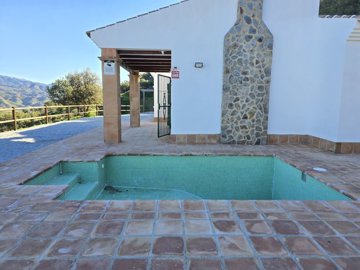 1331-villa-for-sale-in-vinuela-45222-large