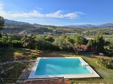 1332-villa-for-sale-in-vinuela-45280-large