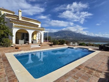 1100-villa-for-sale-in-vinuela-45476-large