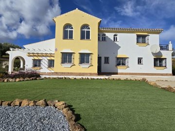 1100-villa-for-sale-in-vinuela-45468-large