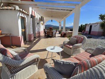 1339-villa-for-sale-in-vinuela-45786-large