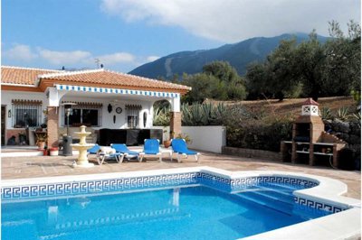 222-villa-for-sale-in-vinuela-29-large