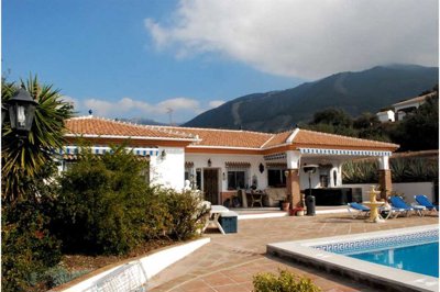 222-villa-for-sale-in-vinuela-3-large