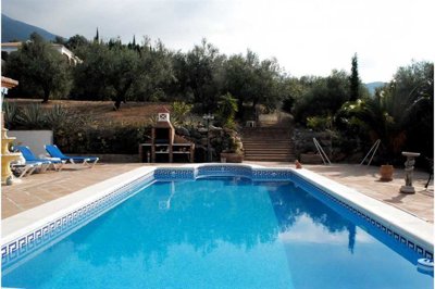 222-villa-for-sale-in-vinuela-4-large