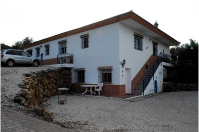 222-villa-for-sale-in-vinuela-11-large