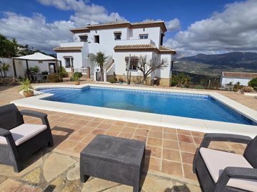 1343-villa-for-sale-in-vinuela-45996-large