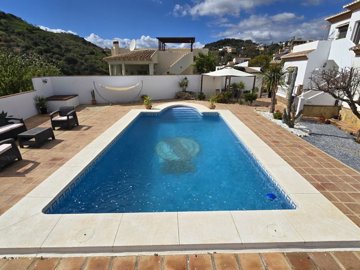 1343-villa-for-sale-in-vinuela-45999-large