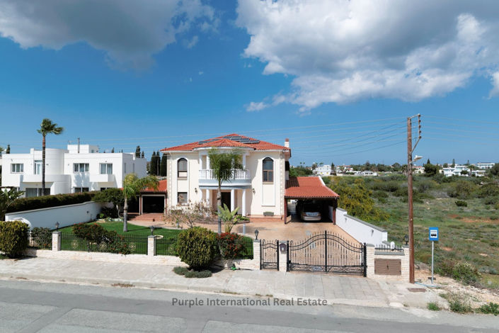 Image No.1-Villa de 5 chambres à vendre à Kokkines