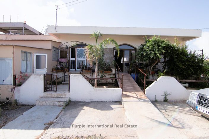 Image No.1-3 Bed Villa for sale