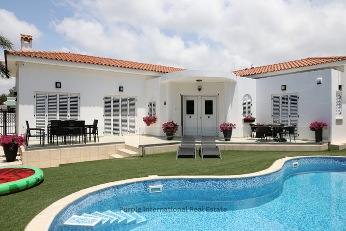 Image No.1-3 Bed Villa for sale