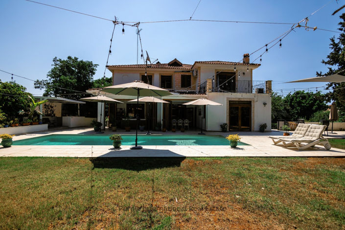 Image No.1-7 Bed Villa for sale