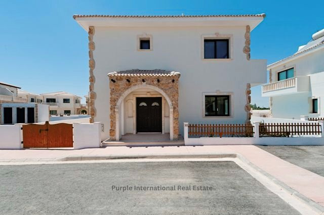 Image No.1-3 Bed Villa for sale