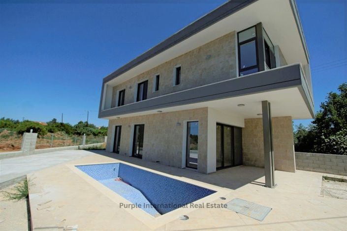 Image No.1-3 Bed Villa for sale