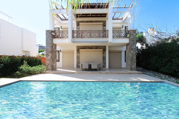 Image No.1-4 Bed House/Villa for sale