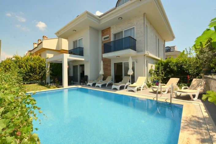 Image No.1-4 Bed House/Villa for sale