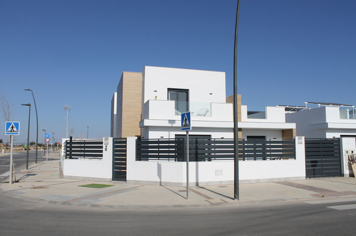 Image No.1-2 Bed House/Villa for sale