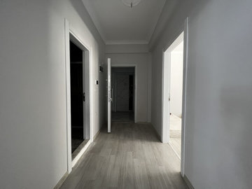 Interior 8