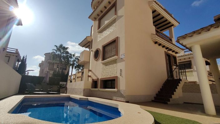 Image No.1-5 Bed Villa for sale