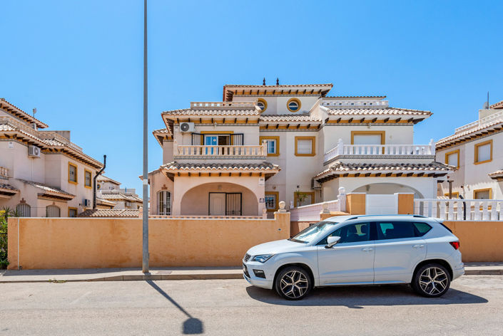 Image No.1-Maison de ville de 3 chambres à vendre à Cabo Roig