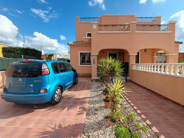 1 - Los Montesinos, Townhouse