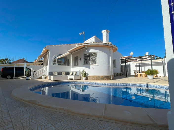 Image No.1-3 Bed Villa for sale