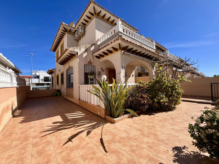 Image No.1-Maison de ville de 3 chambres à vendre à Cabo Roig