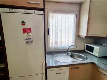 apartment-for-sale-in-denia-kitchen-2