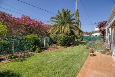 villa-for-sale-in-denia-back-garden