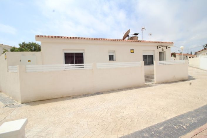 Image No.1-Villa de 2 chambres à vendre à Torrevieja