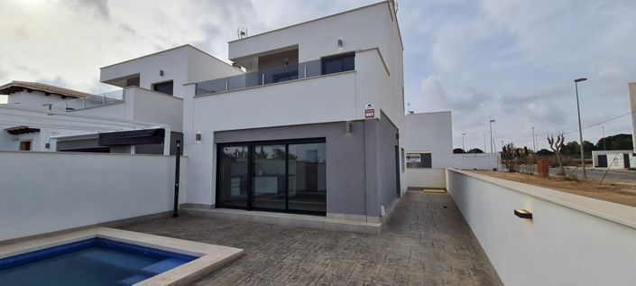 Image No.1-3 Bed Villa for sale