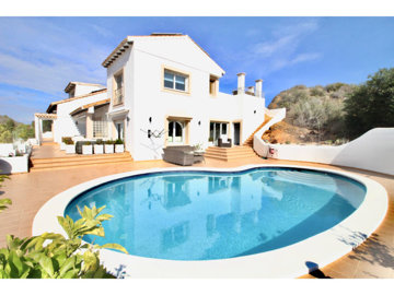 8613luxury4bedroomvillainlamangaclub221024155