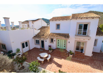 8613luxury4bedroomvillainlamangaclub221024155